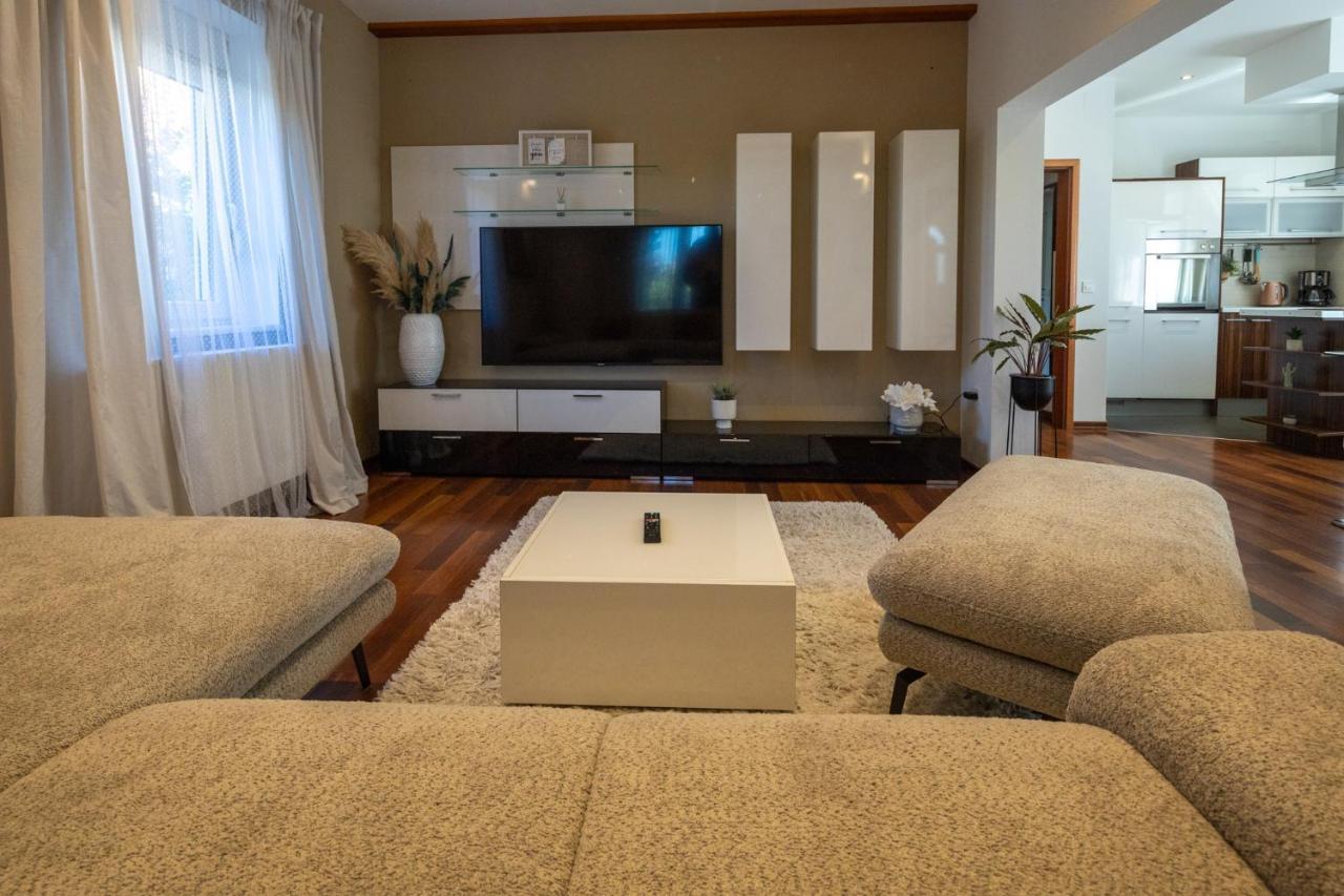 Lumaja Luxury Apartment